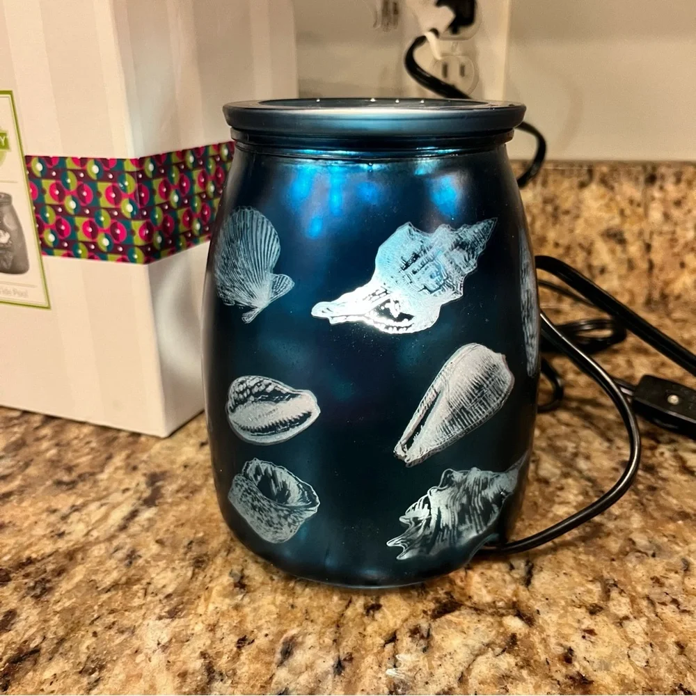 Scentsy Tide Pool Blue Glass Shell Etched Nautical Beach Full Size Wax Warmer